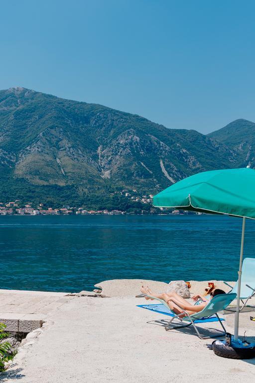 Celine'S Place By The Sea Kotor Eksteriør bilde