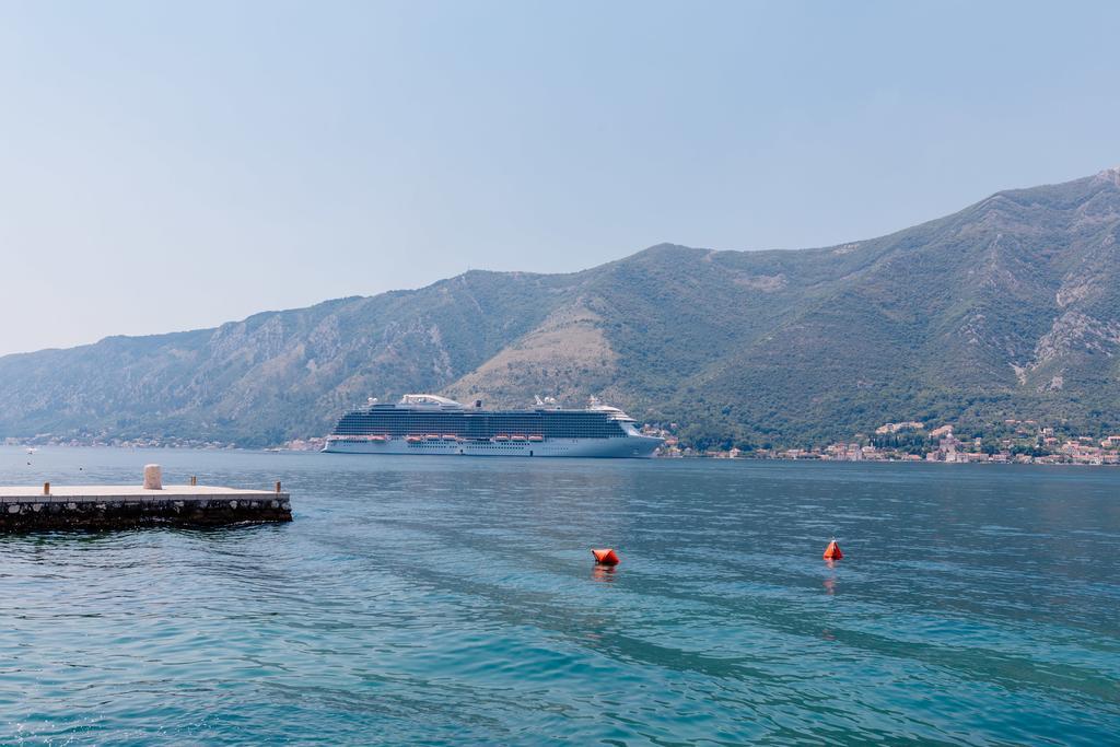 Celine'S Place By The Sea Kotor Eksteriør bilde
