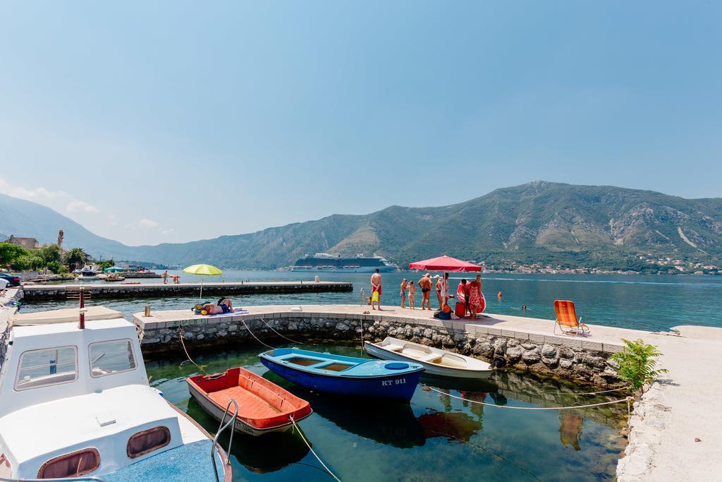 Celine'S Place By The Sea Kotor Eksteriør bilde