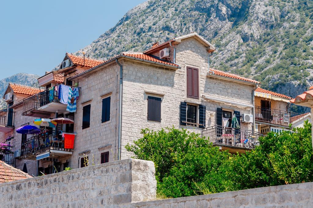 Celine'S Place By The Sea Kotor Eksteriør bilde