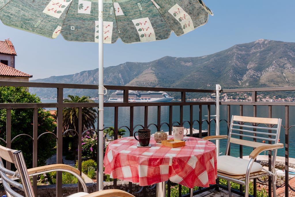 Celine'S Place By The Sea Kotor Eksteriør bilde