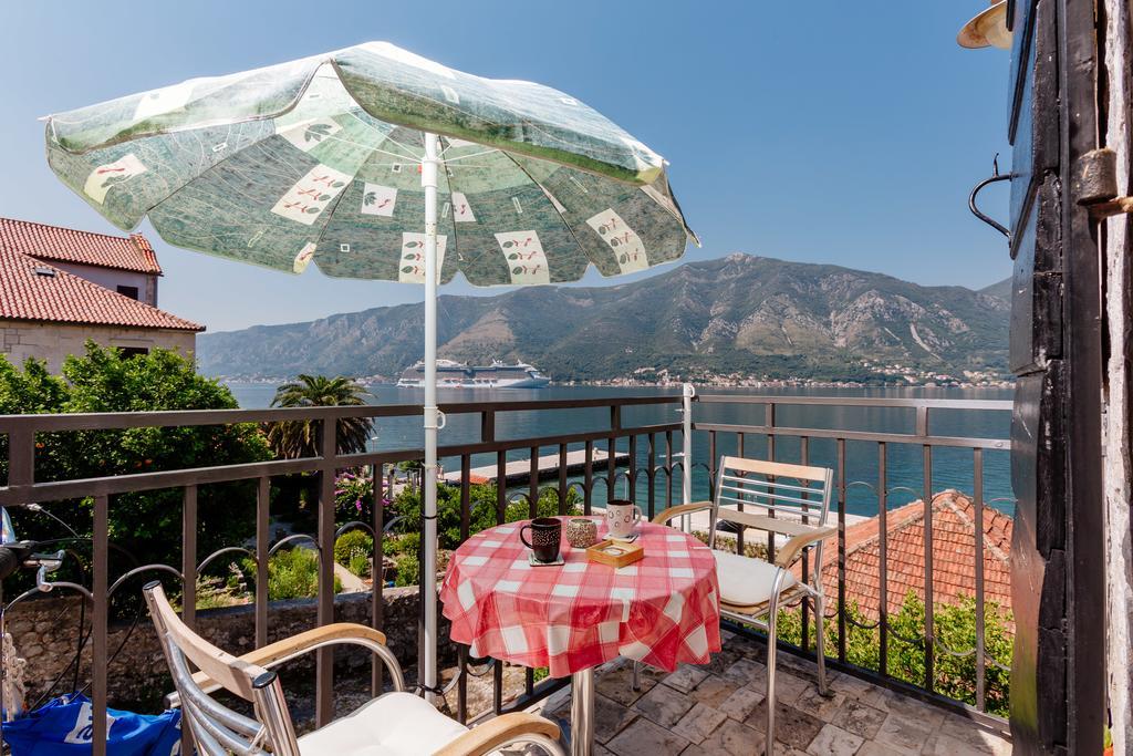 Celine'S Place By The Sea Kotor Eksteriør bilde
